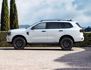 Ford Everest "Black Edition" [Australia] '2025–pr.