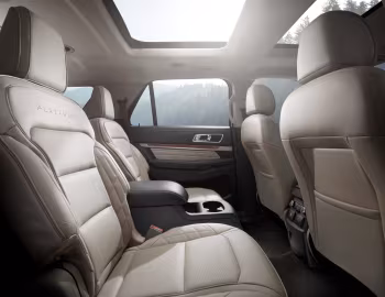 Interior 2016–17 Ford Explorer Platinum (U502) '2015–17