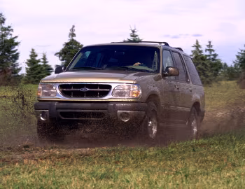 2000–01 Ford Explorer XLT [North America]