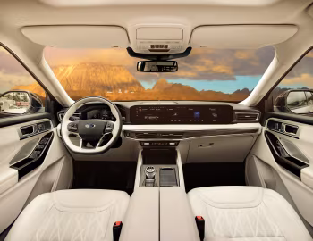 Panel frontal Ford Explorer "Red Gold Edition" [China] '2023–pr.