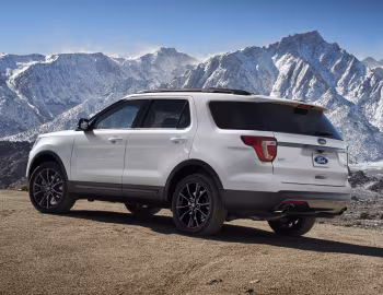 2017 Ford Explorer XLT Sport (U502) '2016–17