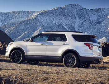 2017 Ford Explorer XLT Sport (U502) '2016–17