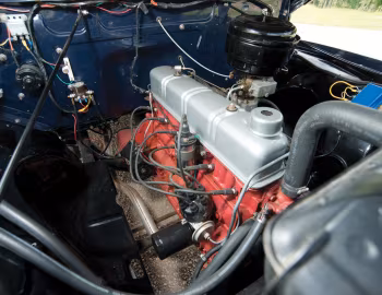 Bajo el capó 1954 Ford F-100 Pickup (83)