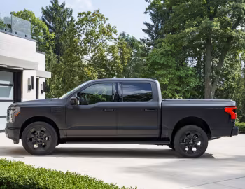 2024–pr. Ford F-150 Lightning Platinum "Black" [North America] '2023–pr.
