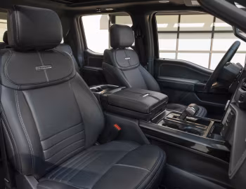 Intérieur 2024–pr. Ford F-150 Lightning Platinum "Black" [North America] '2023–pr.