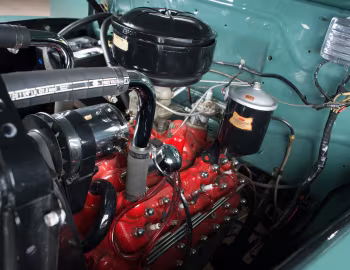 Bajo el capó 1952 Ford F-1 Pickup (F1R2-83)