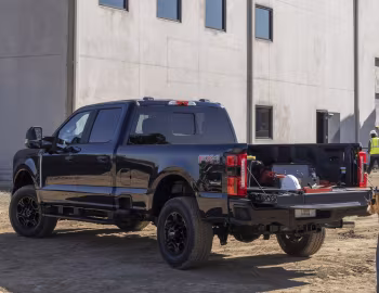 2023–pr. Ford F-250 XL STX Appearance Package Crew Cab '2022–pr.