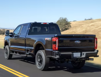 2023–pr. Ford F-250 XL STX Appearance Package Crew Cab '2022–pr.
