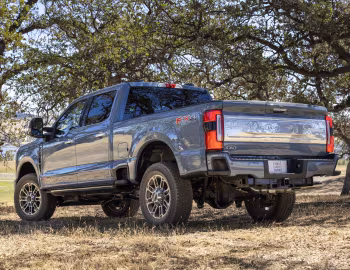 2023–pr. Ford F-350 Limited Crew Cab '2022–pr.