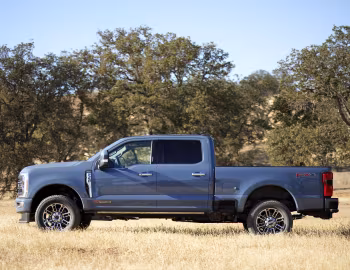 2023–pr. Ford F-350 Limited Crew Cab '2022–pr.