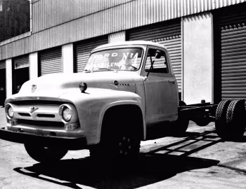 Ford F-600 Chassis Cab [Brazil] '1957