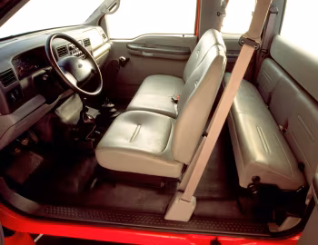 Interior 2000–04 Ford F-750 Super Duty Extended Cab