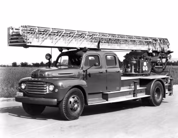 Ford F-8 Feuerwehr-Drehleiter Metz DL 30 '1948–50