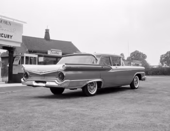 Ford Fairlane 500 Town Sedan [UK-spec] (58B) '1959