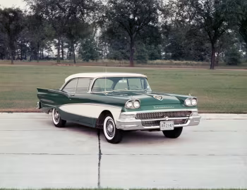 1958 Ford Fairlane Club Victoria (63B)