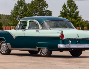 1955 Ford Fairlane 4-door Town Sedan (73C)