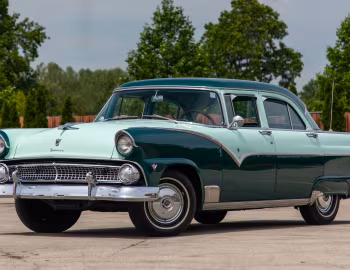 1955 Ford Fairlane 4-door Town Sedan (73C)