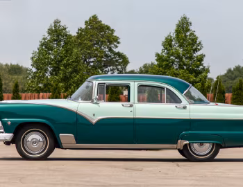 1955 Ford Fairlane 4-door Town Sedan (73C)