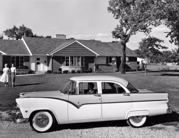 1955 Ford Fairlane 4-door Town Sedan (73C)