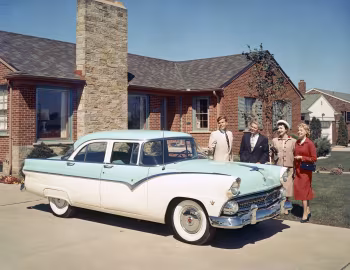 1955 Ford Fairlane 4-door Town Sedan (73C)