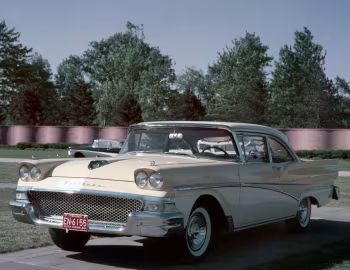 1958 Ford Fairlane 500 2-door Club Sedan (64B)