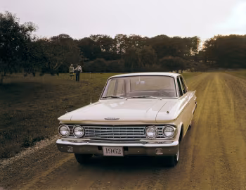 1962 Ford Fairlane 500 4-door Town Sedan (42)