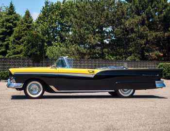 1957 Ford Fairlane 500 Sunliner (76B)