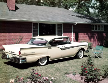 1957 Ford Fairlane 500 Town Victoria (57A)
