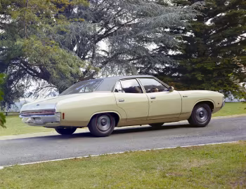 Ford Fairlane Custom Sedan [Australia] (ZF) '03.1972–10.1973