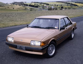 Ford Fairmont Ghia (XE) '03.1982–10.1984