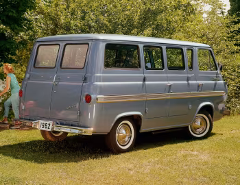 1962 Ford Falcon Econoline Deluxe Club Wagon (E-13)