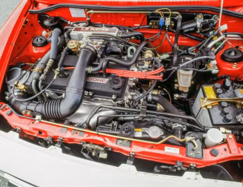 Bajo el capó Ford Festiva GT-A [Japan] '1991