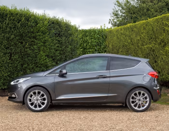 Ford Fiesta Vignale 3-door [UK-spec] '2017–21