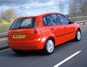Ford Fiesta Ghia 5-door [UK-spec] '2002–05