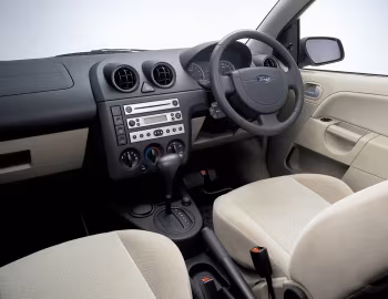 Panel frontal Ford Fiesta Ghia 5-door [Japan] '2004–05
