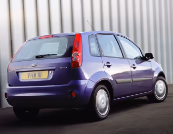 Ford Fiesta Ghia 5-door [UK-spec] '2005–08