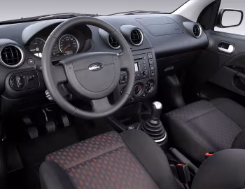Interior Ford Fiesta S '2004–05