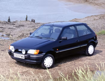 Ford Fiesta S 3-door [UK-spec] '1989–91