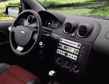 Интерьер Ford Fiesta ST [Worldwide] '2004–05