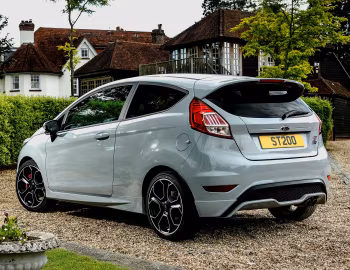 Ford Fiesta ST200 [UK-spec] '2016–17