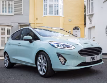 Ford Fiesta Titanium 5-door [UK-spec] '2017–21