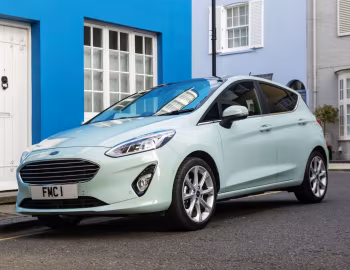 Ford Fiesta Titanium 5-door [UK-spec] '2017–21