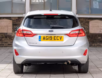 Ford Fiesta Trend 5-door [UK-spec] '2017–21