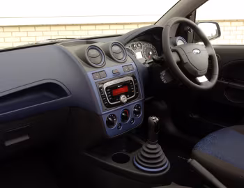 Interior Ford Fiesta Zetec Blue 3-door [UK-spec] '2007–08