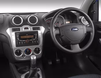 Panel frontal Ford Figo '2012–15