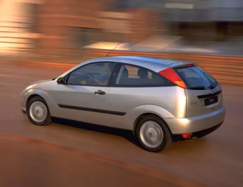 Ford Focus 3-door (DBW) '1998–2001