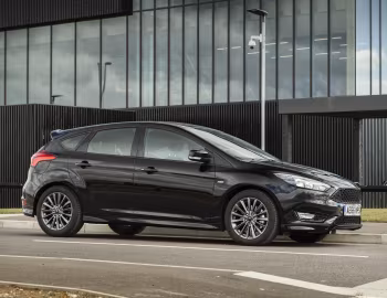 Ford Focus ST-Line [UK-spec] (DYB) '2016–18