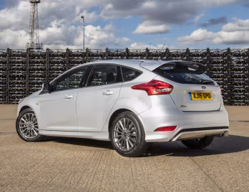 Ford Focus ST-Line [UK-spec] (DYB) '2016–18