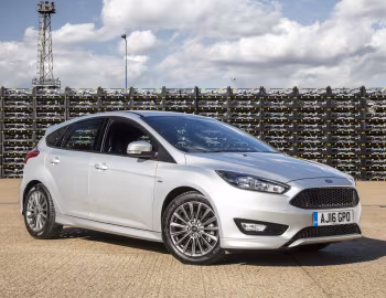 Ford Focus ST-Line [UK-spec] (DYB) '2016–18