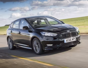 Ford Focus ST-Line [UK-spec] (DYB) '2016–18